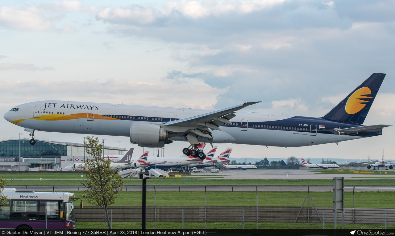 jr.777 JA732J Japan Airlines Boeing 777-346ER Photo by ZUCK-ZX | ID