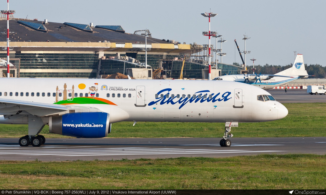 ウォッカ VQ-BCK - Boeing 757-256(WL), Yakutia Airlines | OneSpotter.com