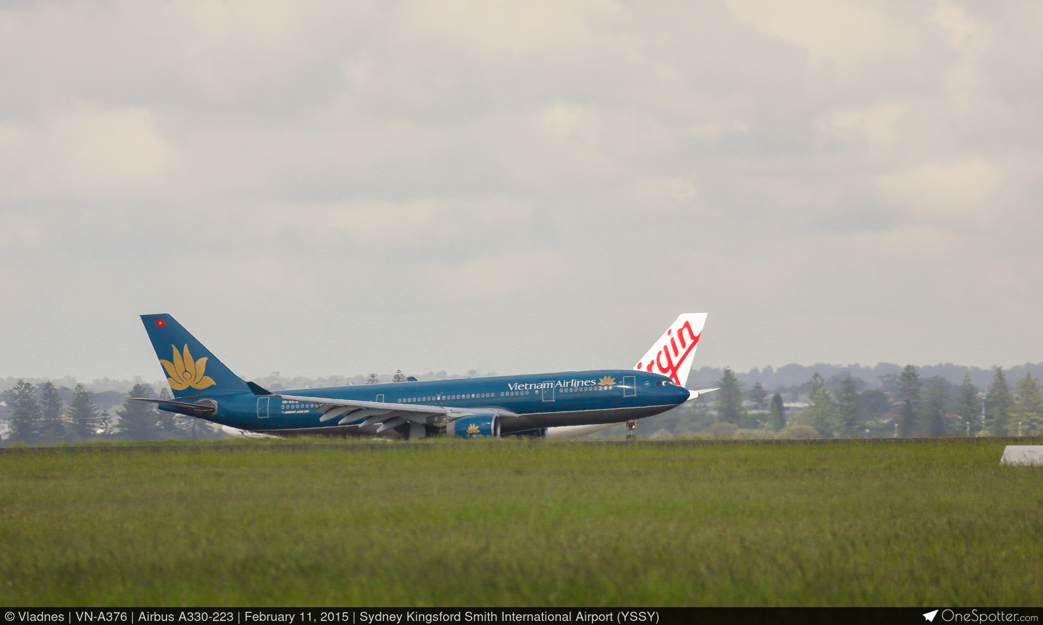 Airbus A330 - G-VMNK (ex D-ALPA) Weiß kaufen – Aviationtag