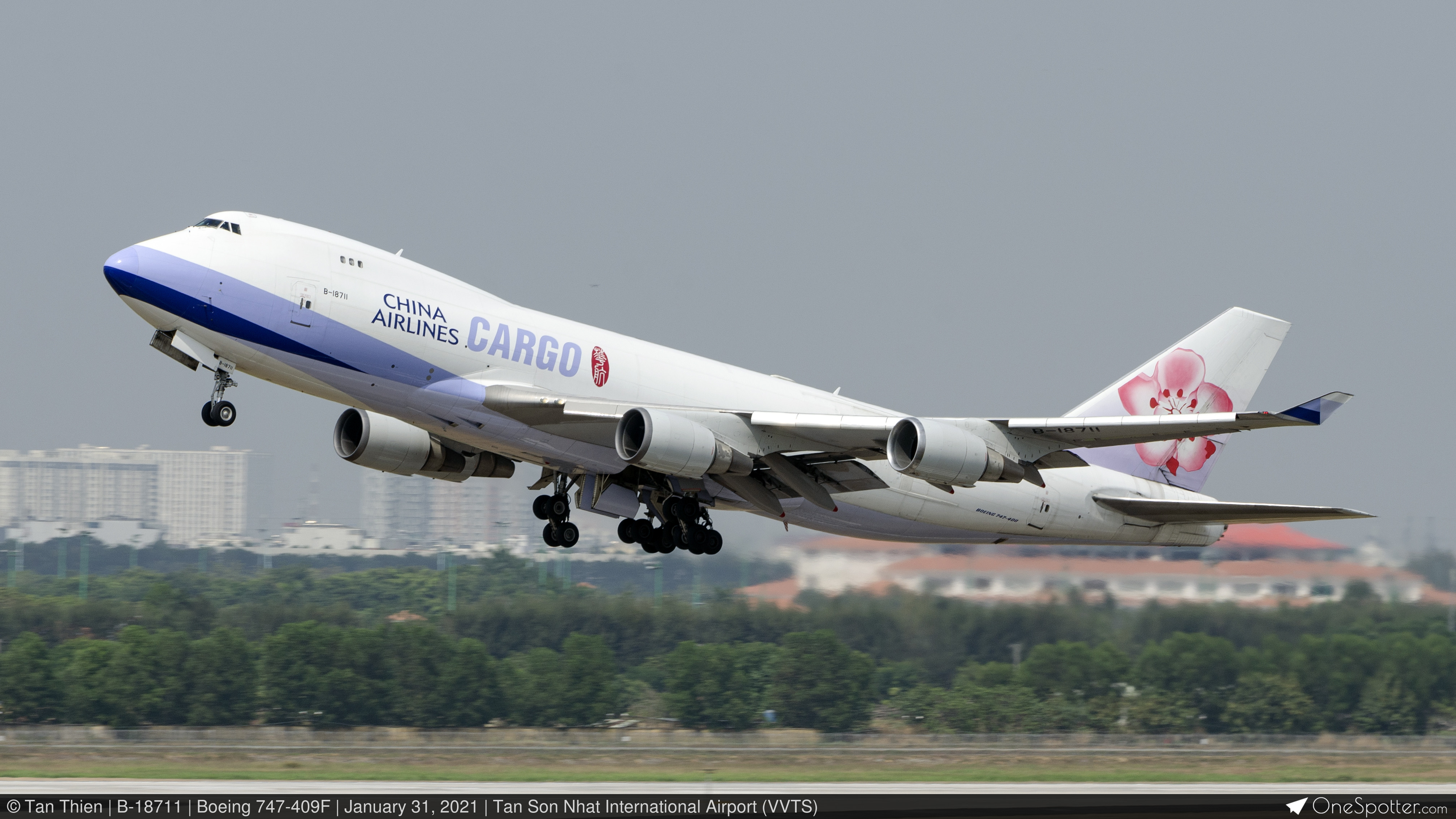 B-18711 China Airlines Boeing 747-409F, MSN 30768 | OneSpotter.com