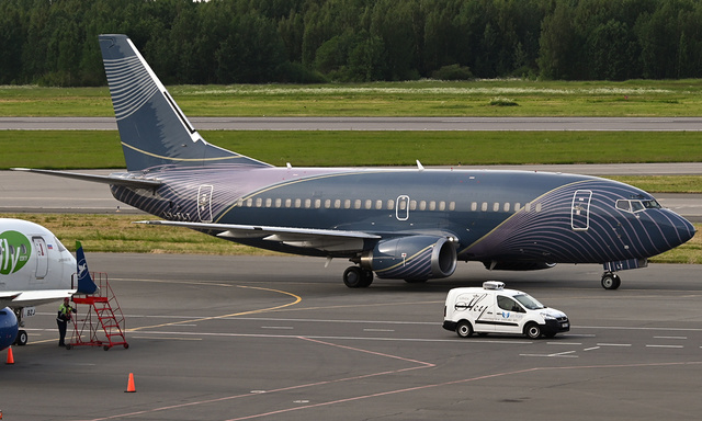 LY-FLT KlasJet Boeing 737-522, MSN 26683 | OneSpotter.com
