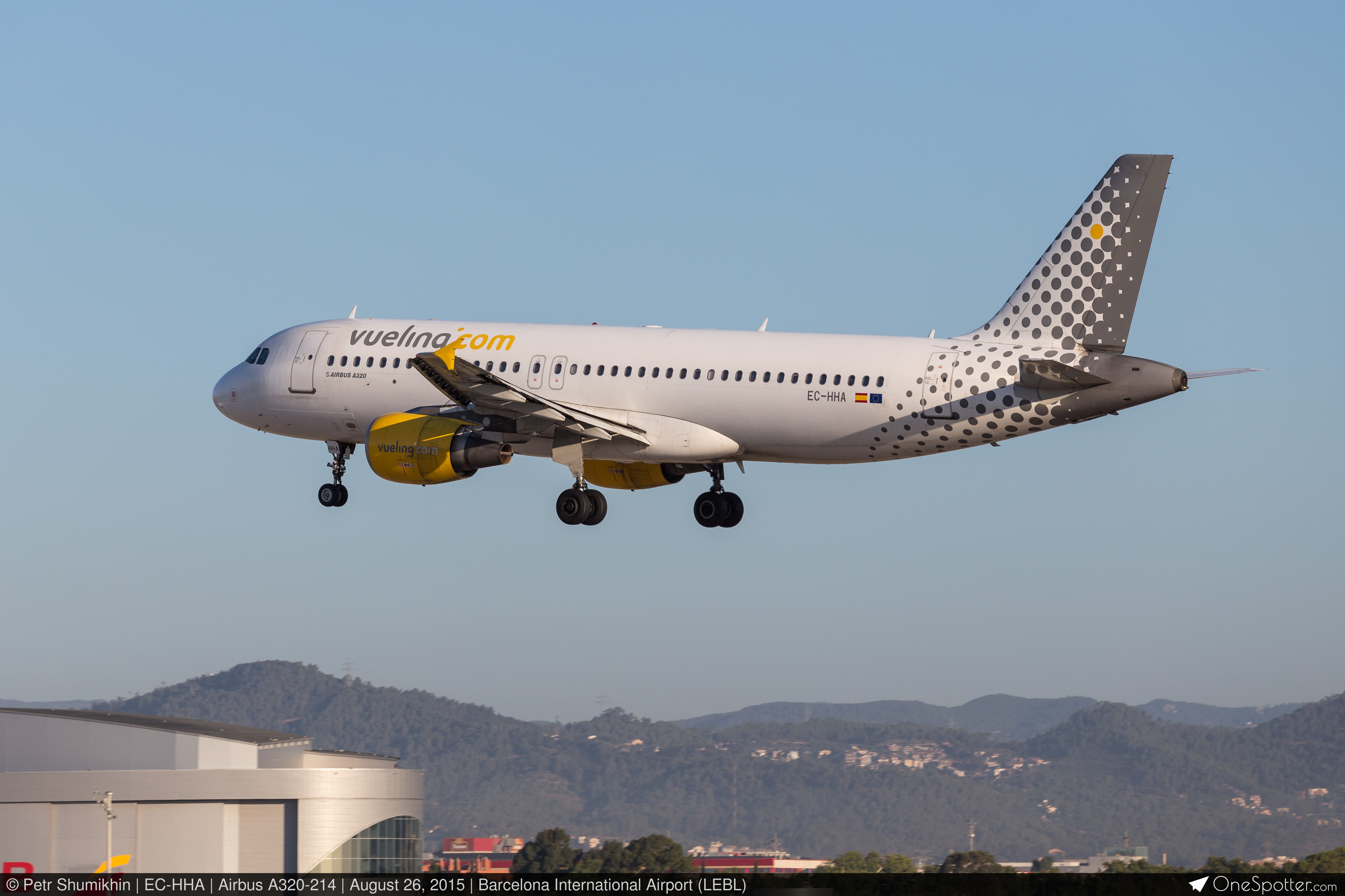 N241NV Allegiant Air Airbus A320-214, MSN 1221 | OneSpotter.com
