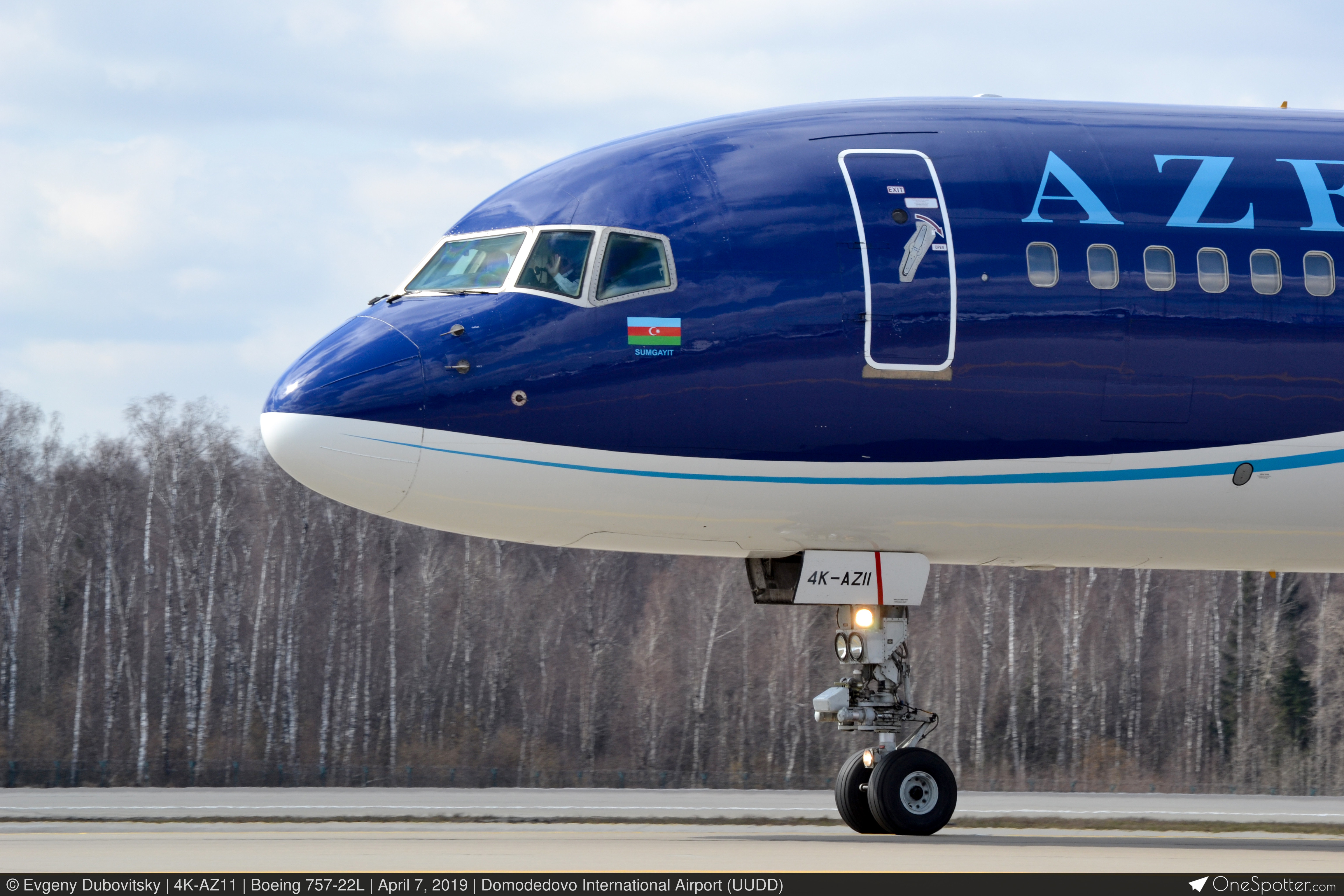 4K-AZ11 - Boeing 757-22L, AZAL Azerbaijan Airlines | OneSpotter.com
