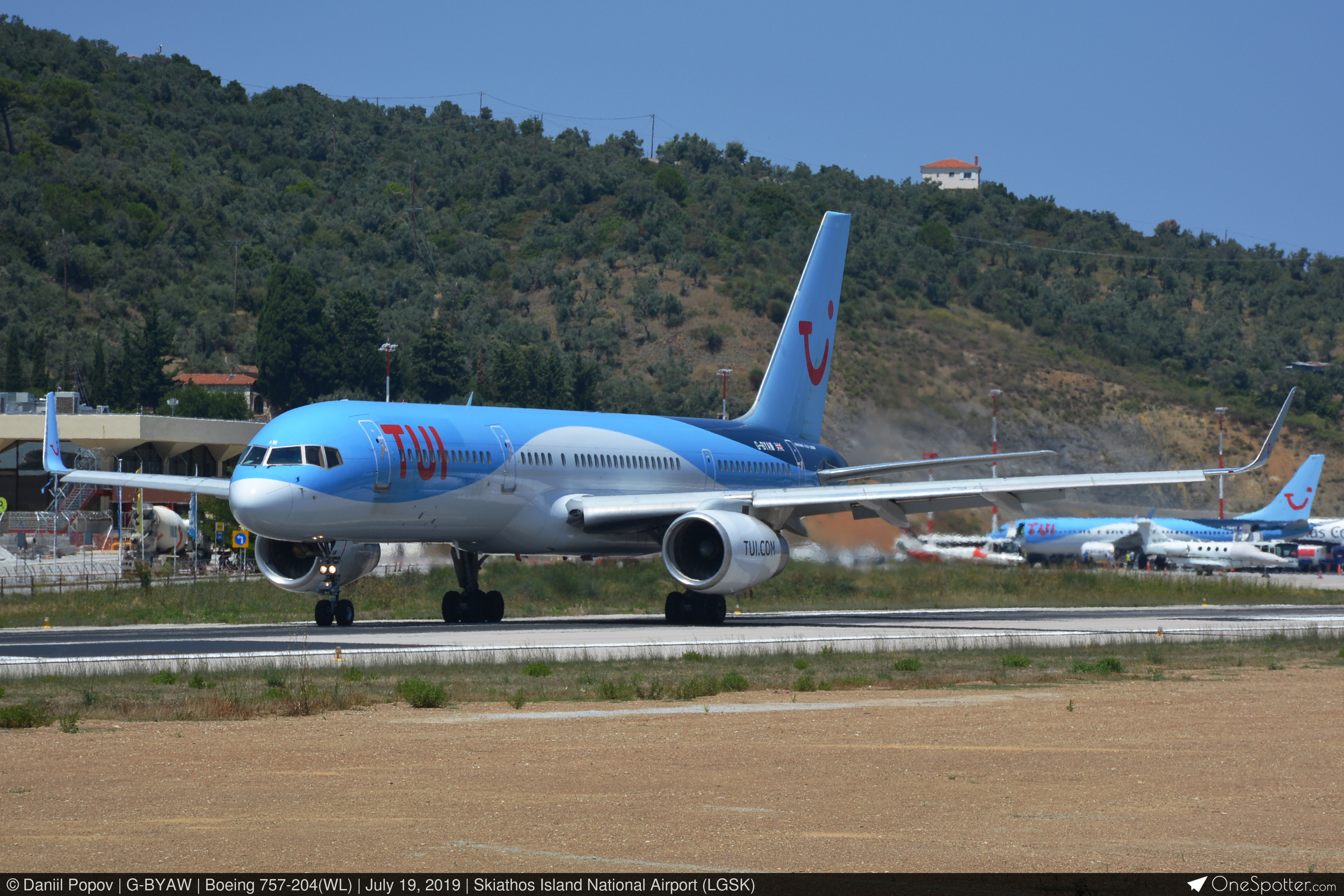 G-BYAW - 2Excel Aviation Boeing 757-204(WL), MSN 27234
