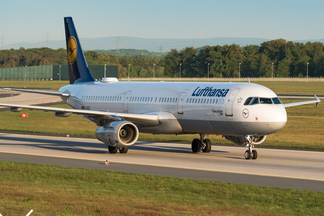 D-AISX Lufthansa Airbus A321-231, MSN 4073 | OneSpotter.com