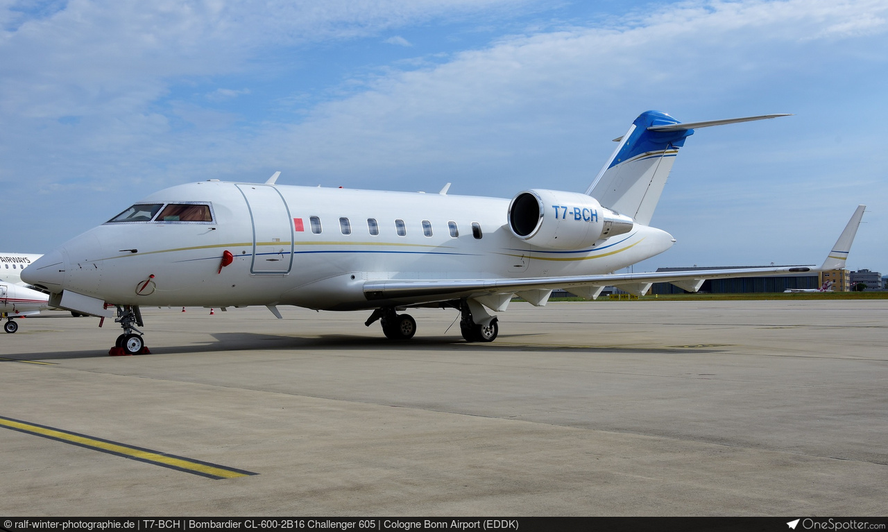 T7-BCH - Sky Lounge Services Bombardier CL-600-2B16 Challenger 605