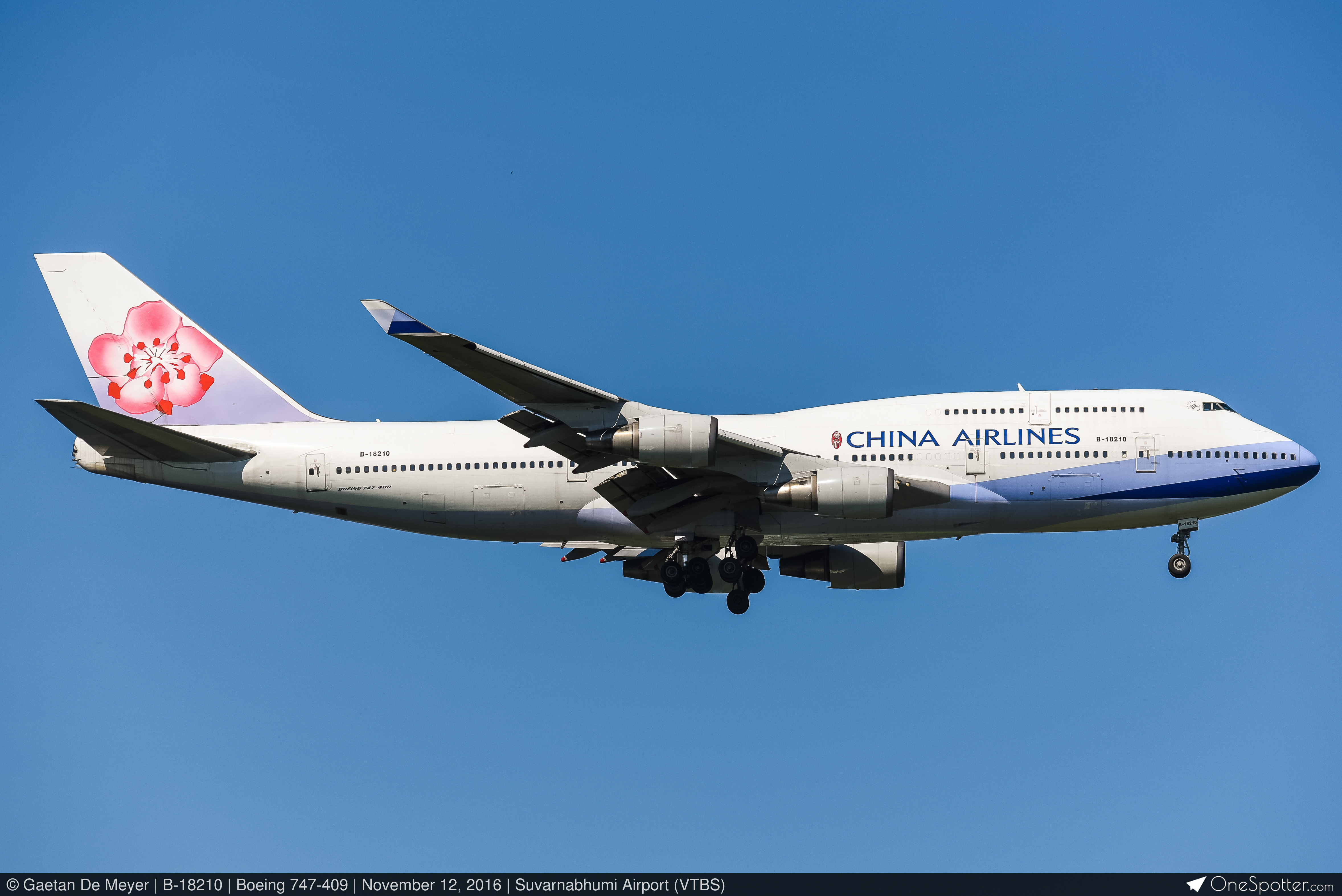 N337JX - JetOneX Boeing 747-409, MSN 33734 | OneSpotter.com