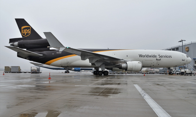美品 MD-11F UPS ユナイテッドパーセルサービス N270UP 模型 Amazon.com: Scalecraft Mcdonnell Douglas MD-11 United Parcel