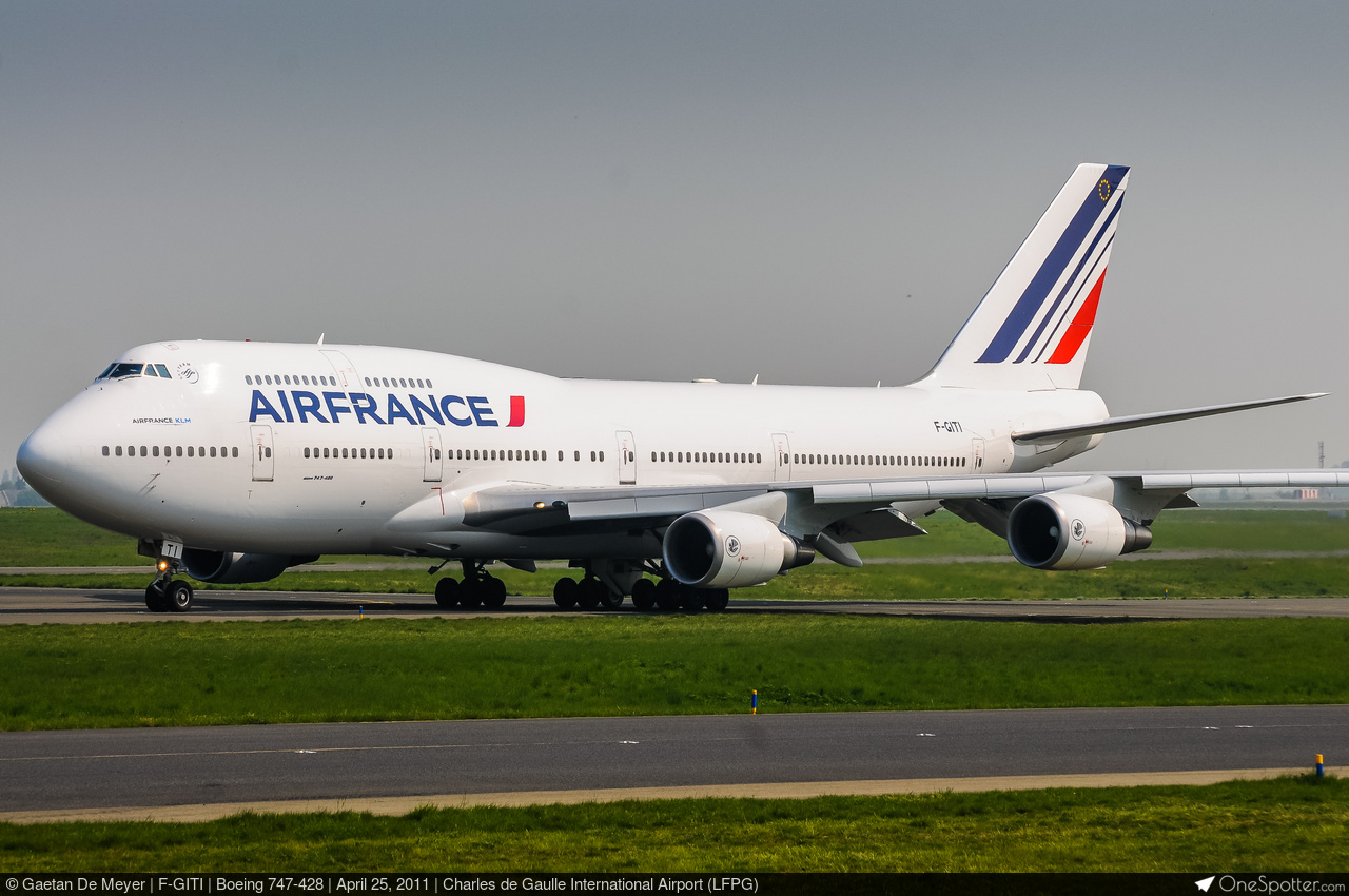 9H-AZB Saudi Arabian Airlines Boeing 747-428, MSN 32869