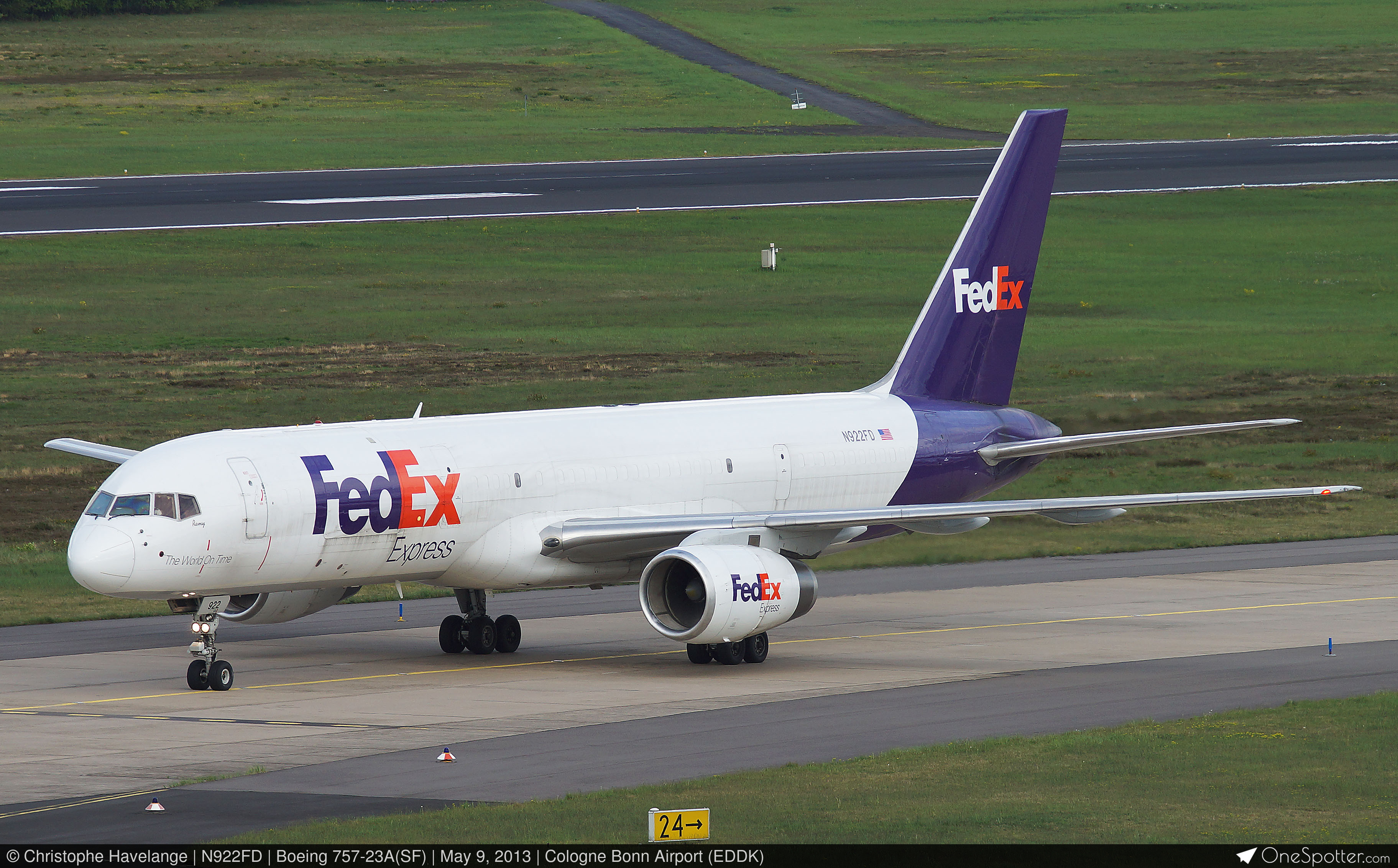 N922FD FedEx Express Boeing 757-23A(SF), MSN 24293 | OneSpotter.com