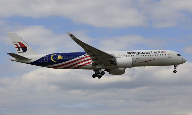 9M-MAG - Malaysia Airlines Airbus A350-941, MSN 213 | OneSpotter.com