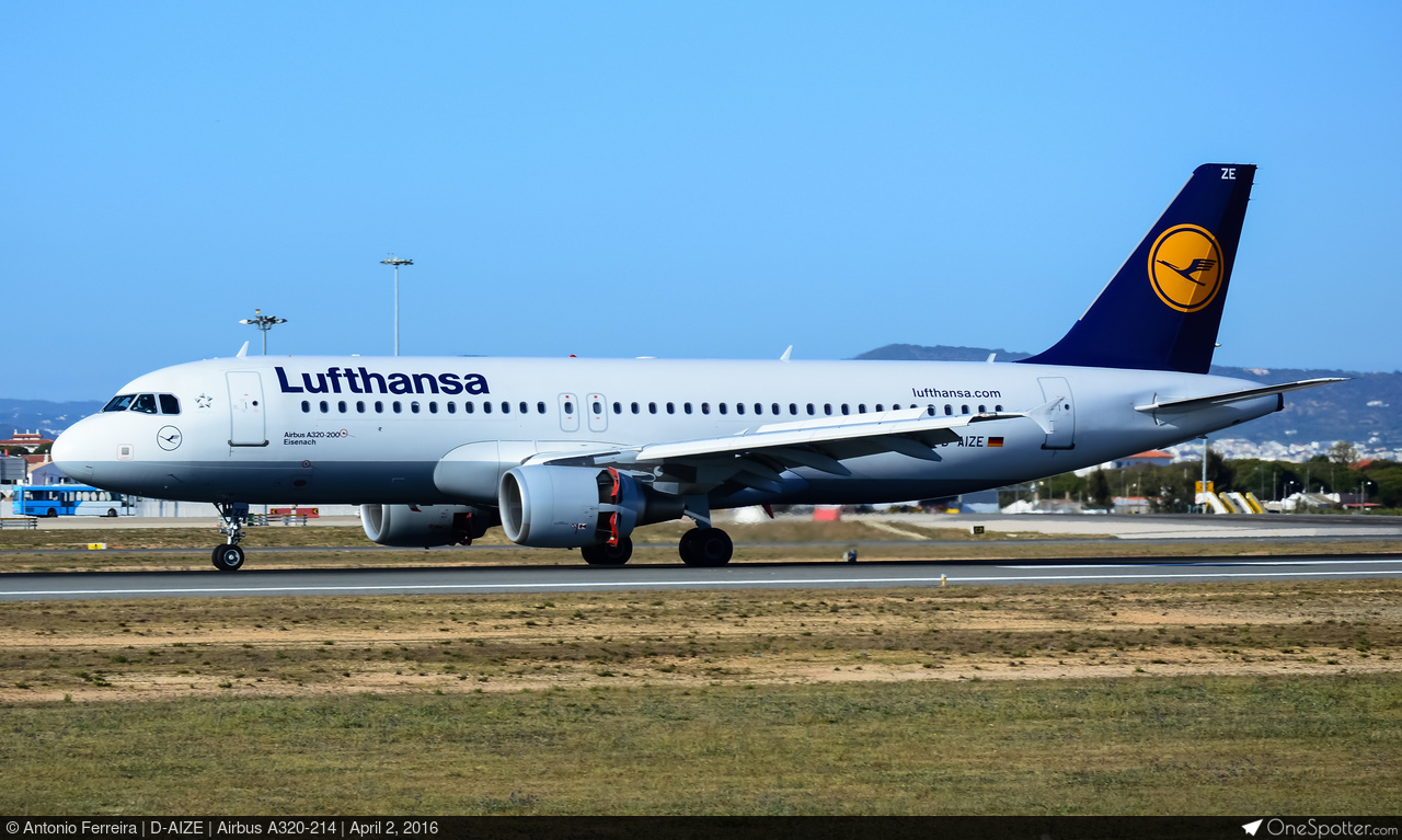 Lufthansa D-AIZE (Airbus A320 - MSN 4261)