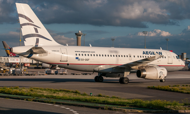 LZ-DCN DAE Capital Airbus A319-132, MSN 2468 | OneSpotter.com