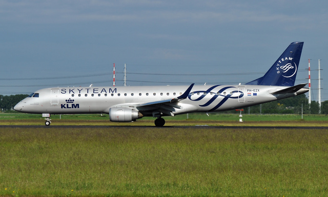 PH-EZX - KLM Cityhopper Embraer ERJ-190STD (ERJ-190-100), MSN