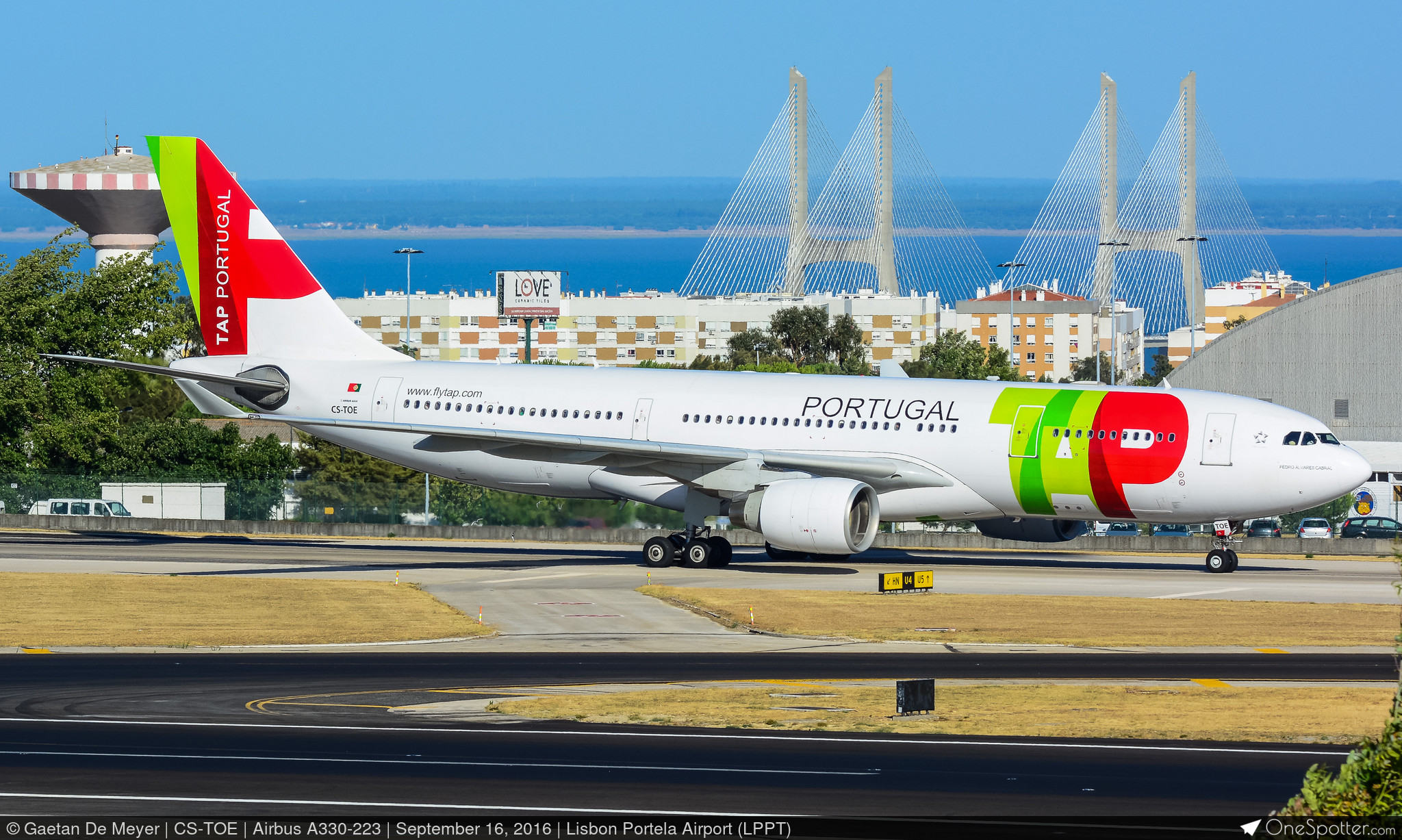 CS-TOE TAP Air Portugal Airbus A330-223, MSN 305 | OneSpotter.com