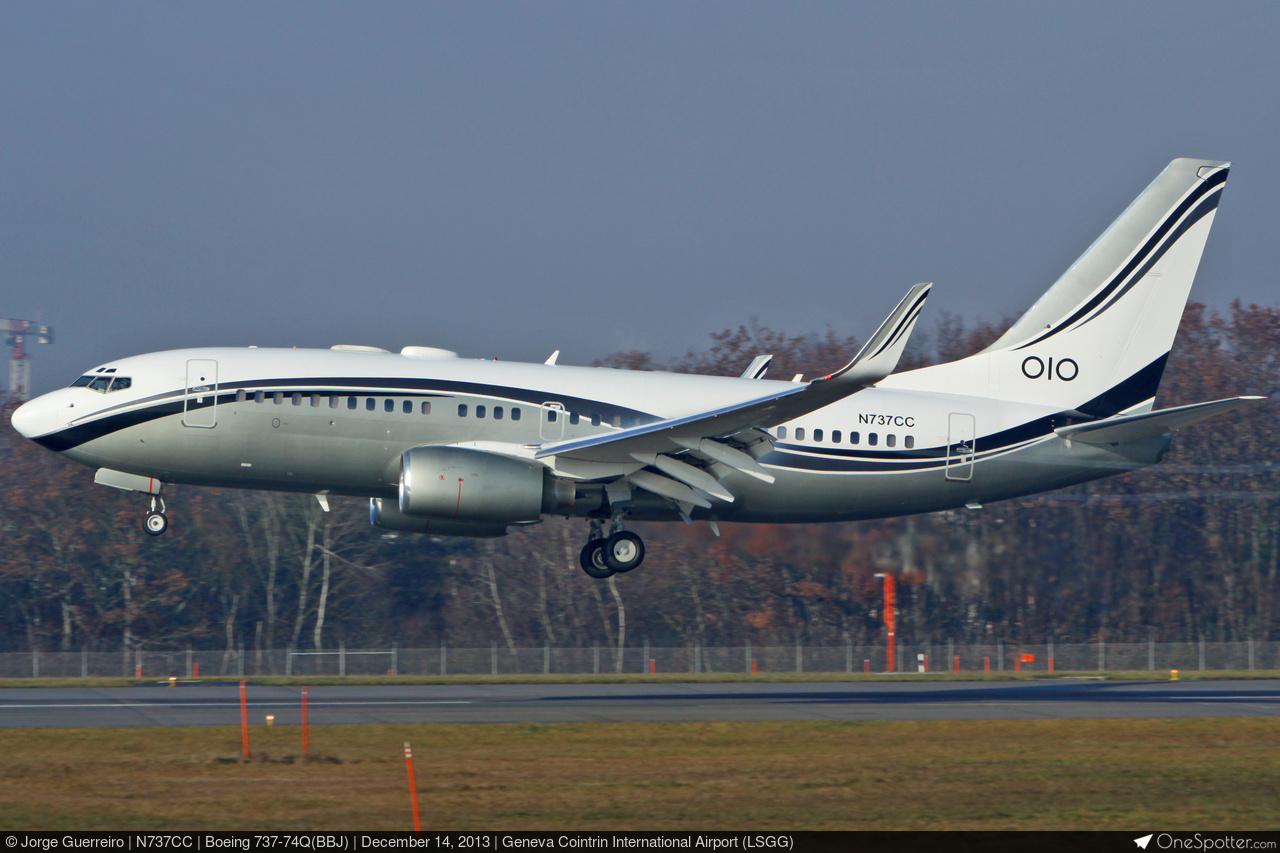 【きれいめファッション51選】上品さと清潔感をキープし P4-ACC Aviation Horizons Boeing 737-74Q(BBJ), MSN 29135 航空機・ヘリコプター