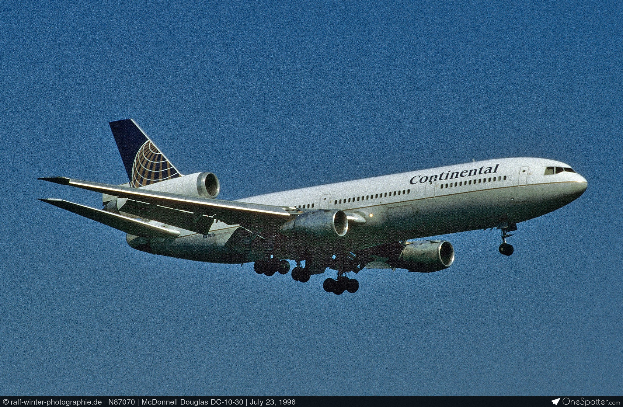 N87070 - Continental Airlines McDonnell Douglas DC-10-30, MSN