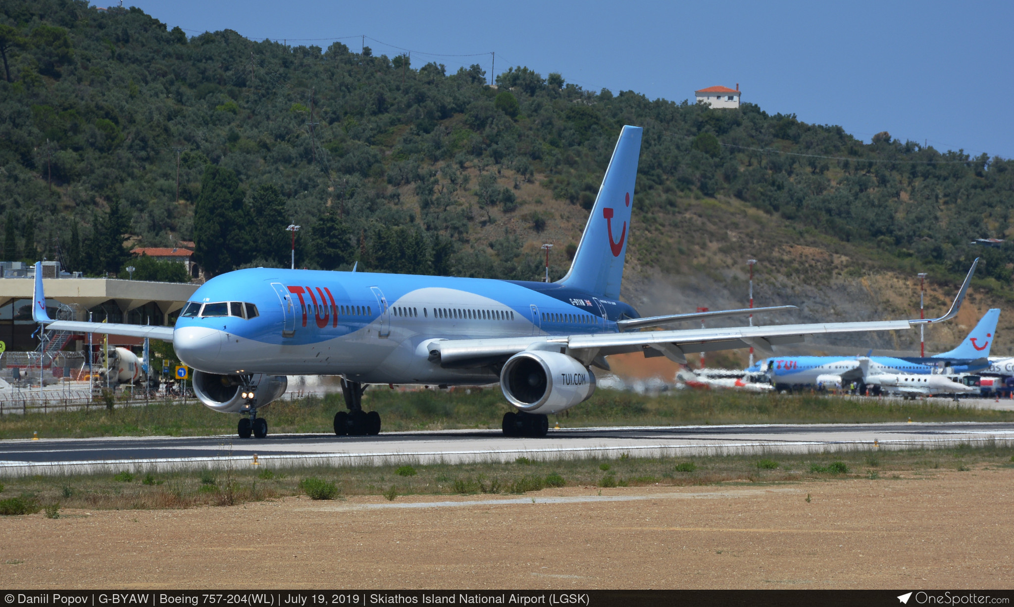 G-BYAW - 2Excel Aviation Boeing 757-204(WL), MSN 27234