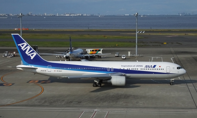 航空機・ヘリコプター AIR DO B767-300ER JA607A \" Hokkaido\" 52818476032_bcda9376b8_b.jpg