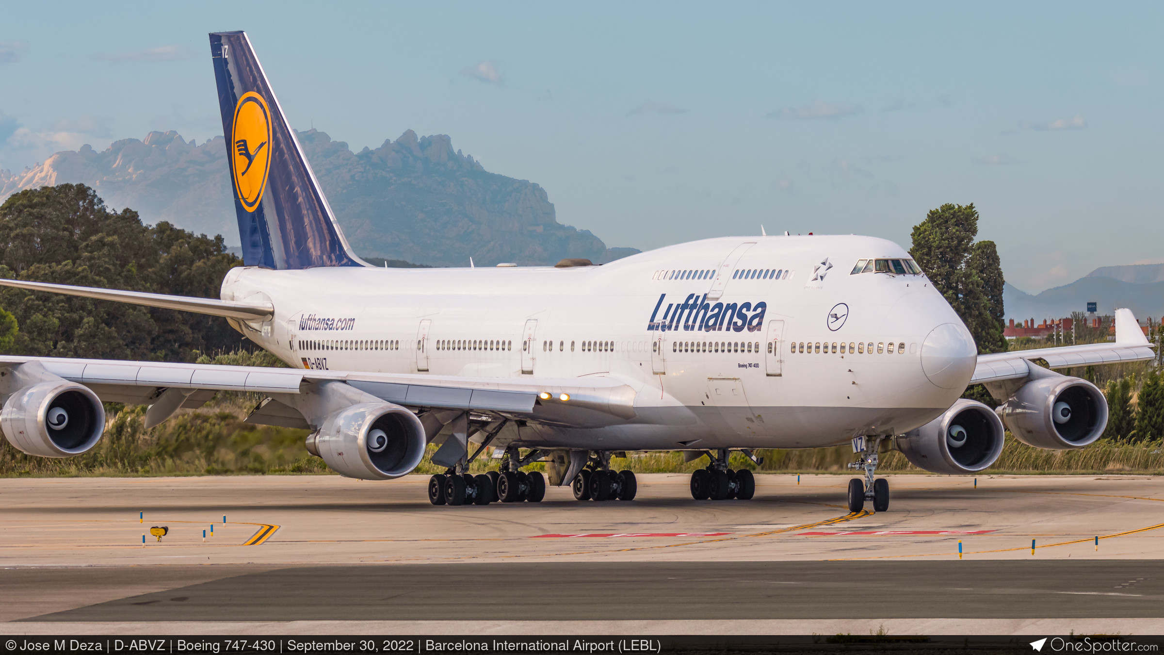 D-ABVZ Lufthansa Boeing 747-430, MSN 29870 | OneSpotter.com