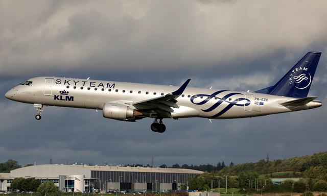 PH-EZX KLM Cityhopper Embraer ERJ-190STD (ERJ-190-100), MSN