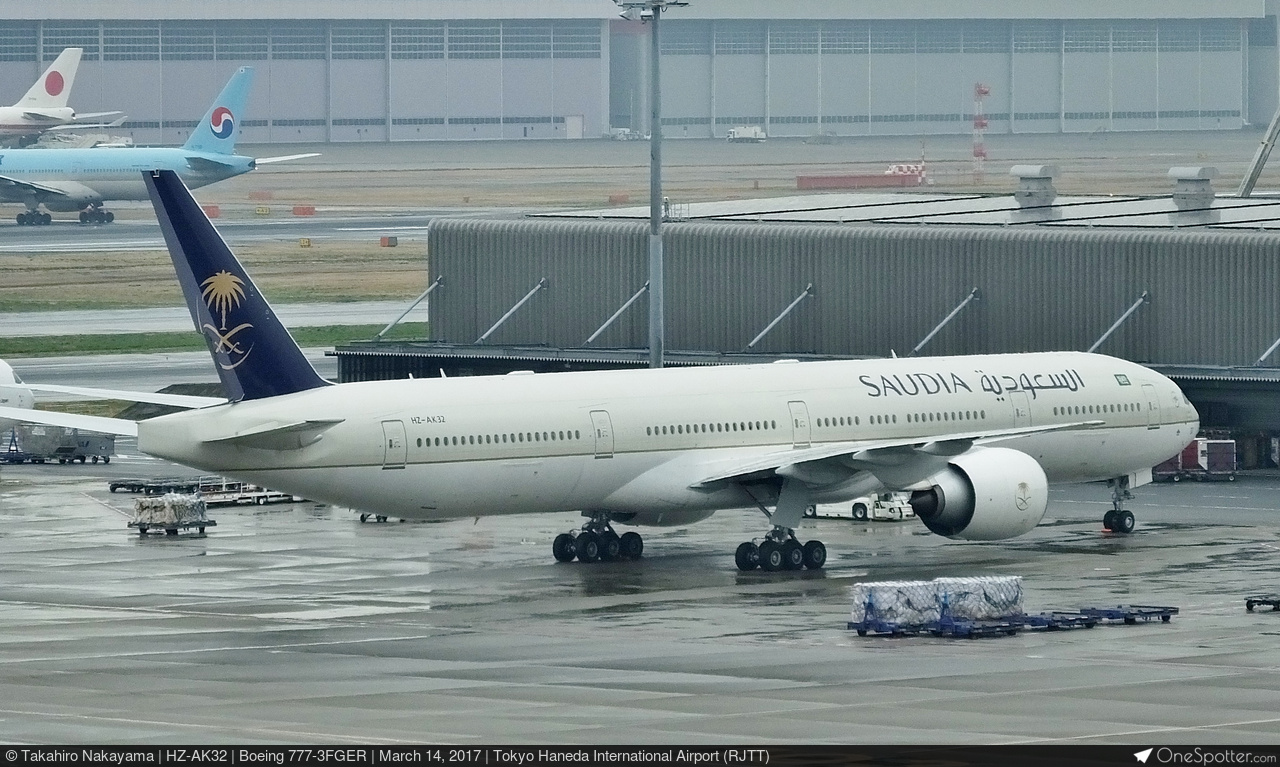 HZ-AK32 - Boeing 777-3FGER, Saudi Arabian Airlines | OneSpotter.com