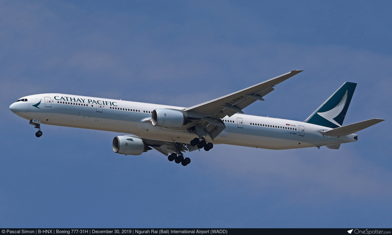 B-HNX - Cathay Pacific Boeing 777-31H, MSN 32702 | OneSpotter.com