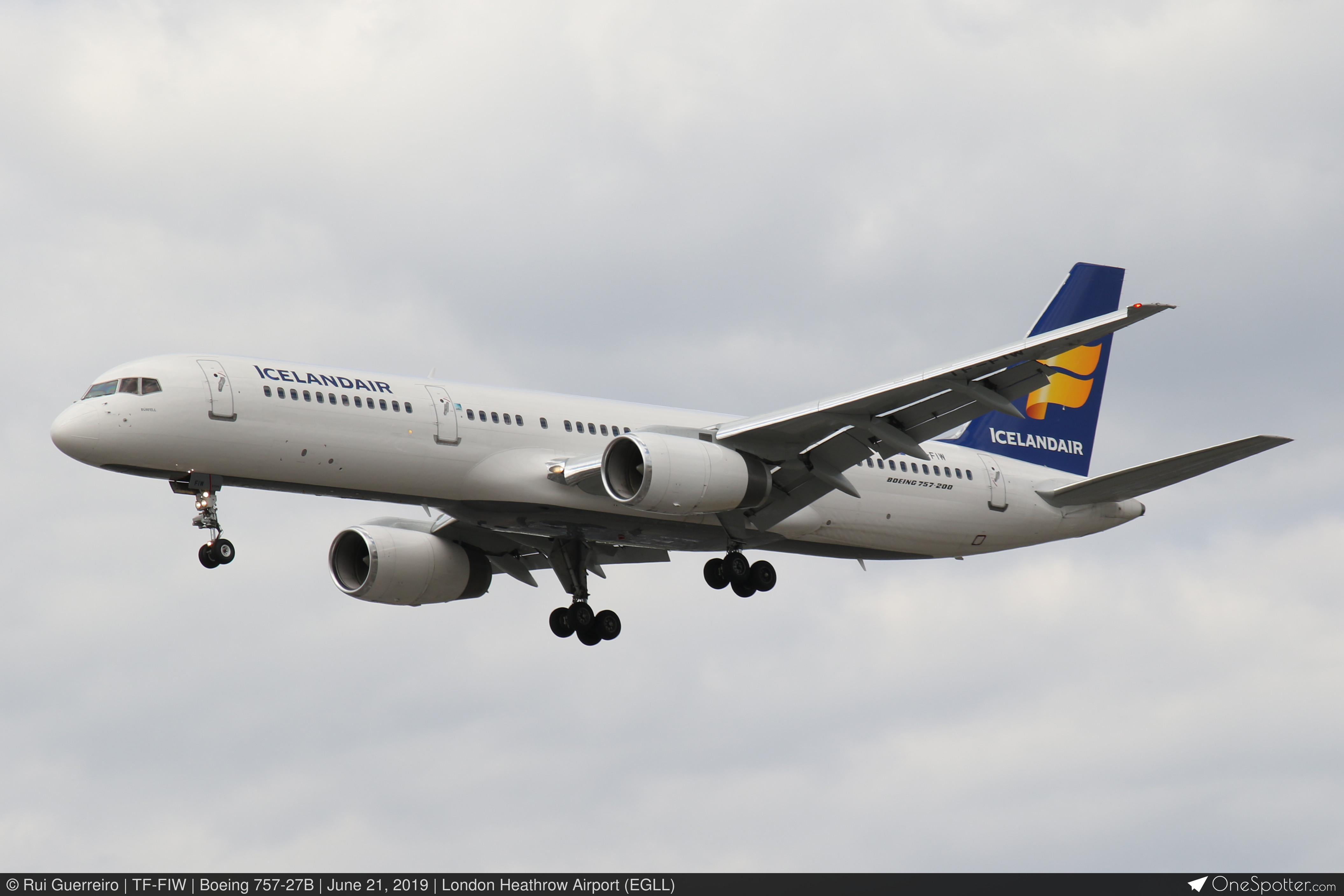 送料無料 通販 激安 Boeing Icelandair TF-FIW 757-27B, OneSpotter.com | 24838 MSN 靴
