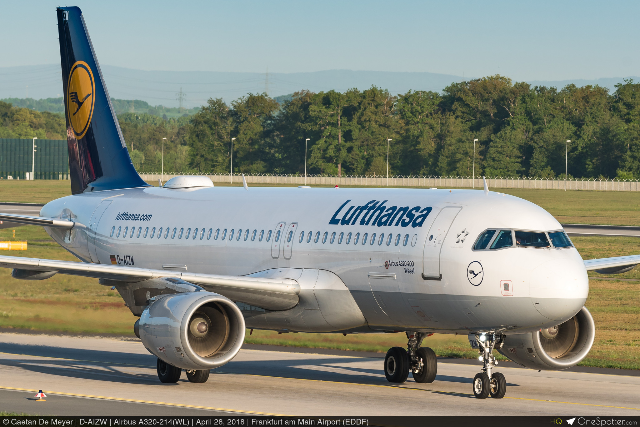 D-AIZW - Lufthansa Airbus A320-214(WL), MSN 5694 | OneSpotter.com
