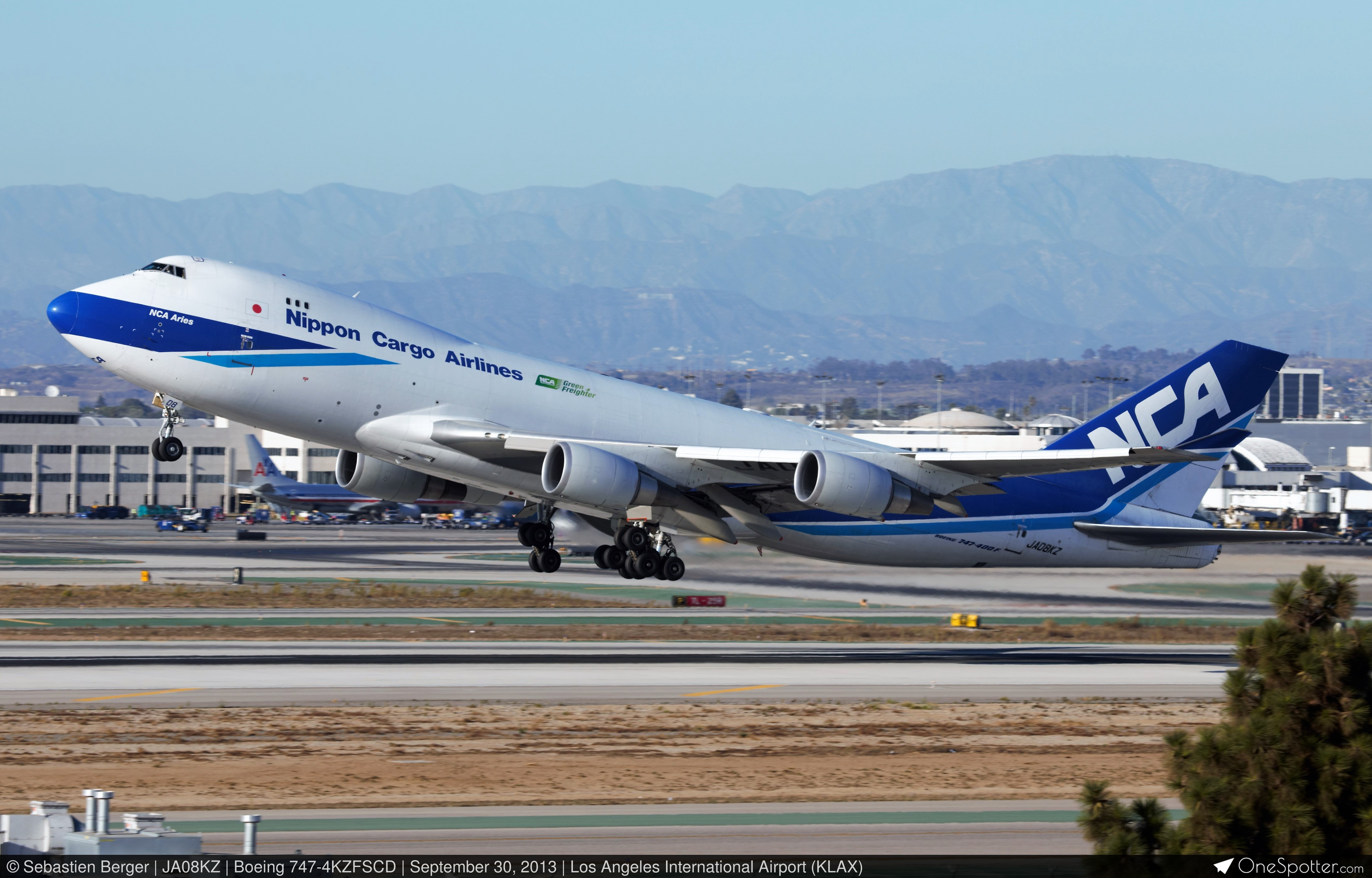 JA08KZ - Boeing 747-4KZFSCD, Nippon Cargo Airlines | OneSpotter.com