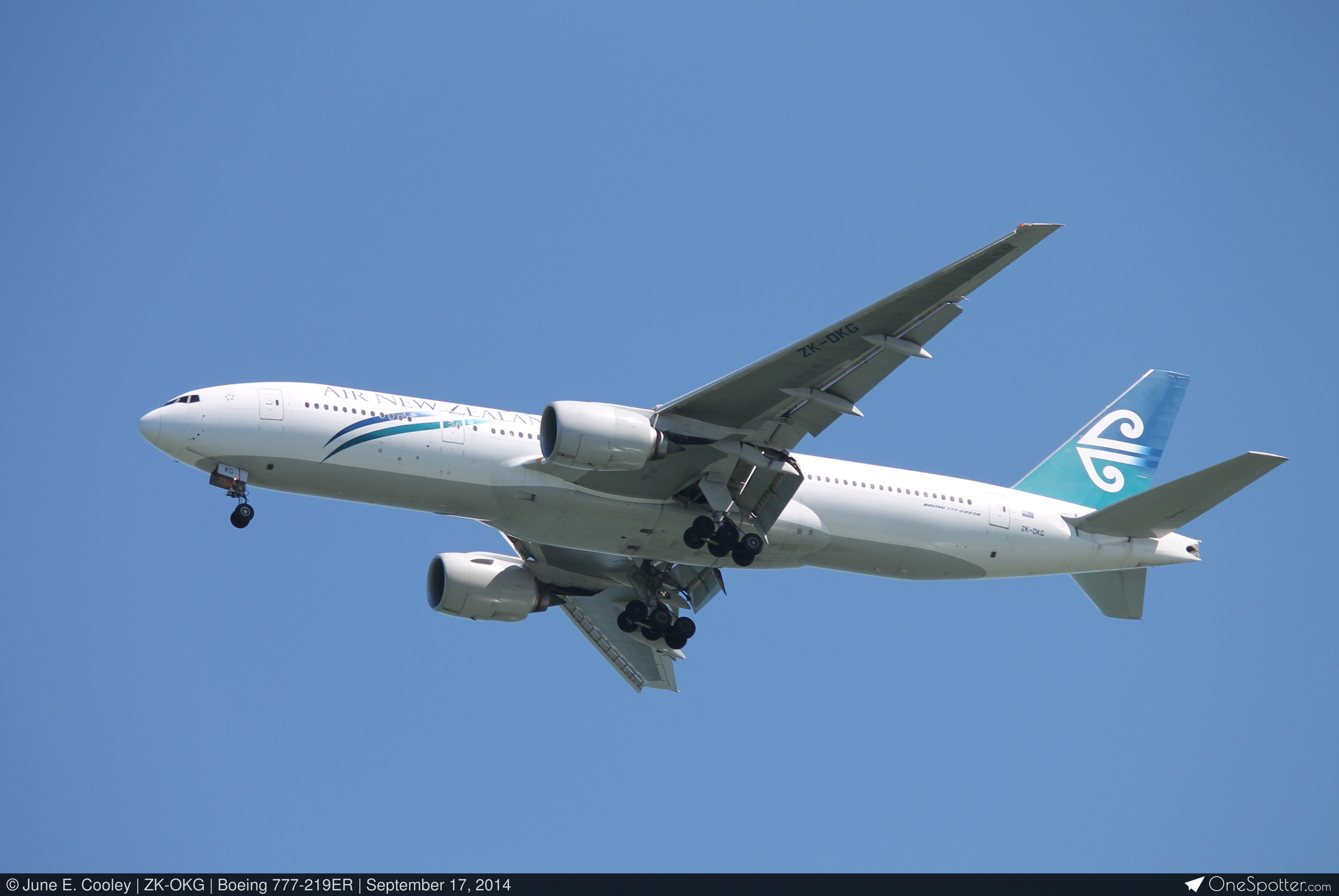 ZK-OKG Air New Zealand Boeing 777-219ER, MSN 29403 | OneSpotter.com