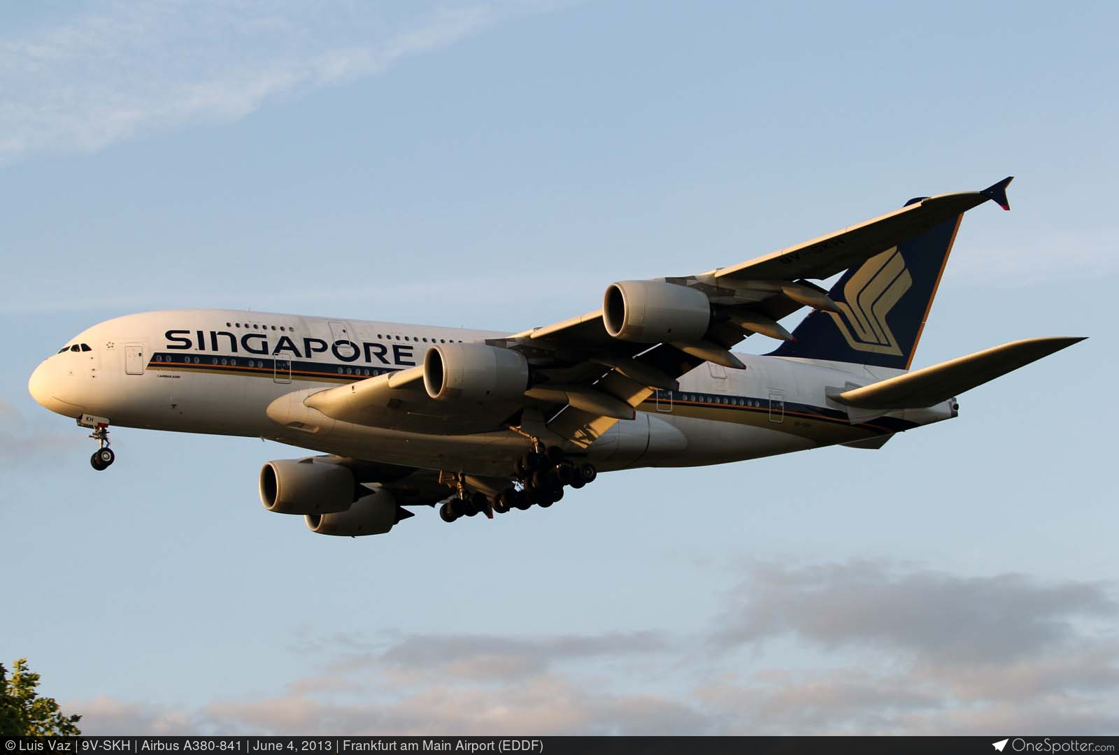 9V-SKH Singapore Airlines Airbus A380-841, MSN 021 | OneSpotter 