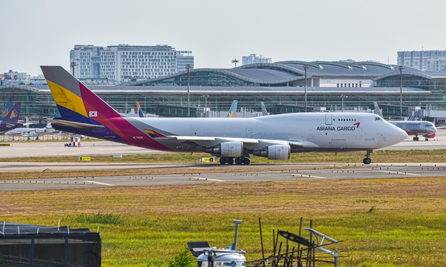 HL7423 - Asiana Airlines Boeing 747-48E, MSN 25782 | OneSpotter.com
