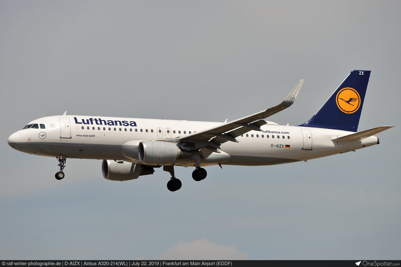 D-AIZX - Airbus A320-214(WL), Lufthansa | OneSpotter.com