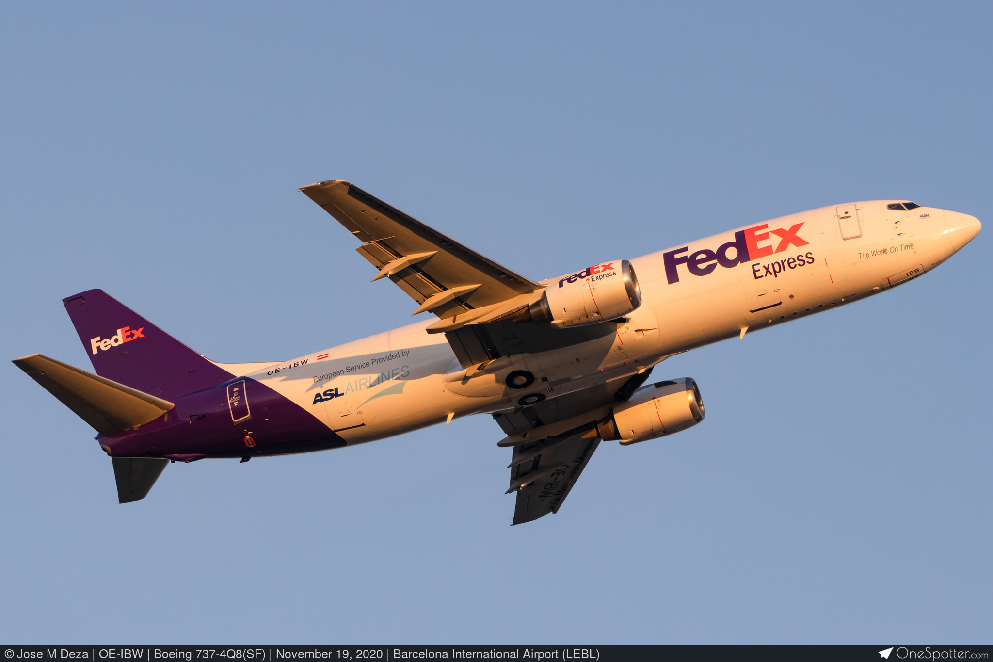 OE-IBW FedEx Express Boeing 737-4Q8(SF), MSN 25109 