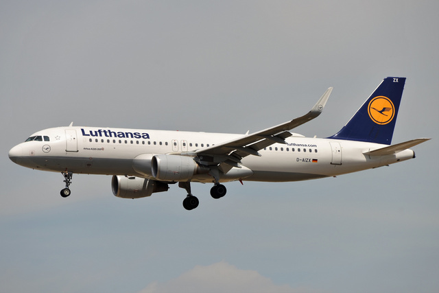 D-AIZX - Airbus A320-214(WL), Lufthansa | OneSpotter.com
