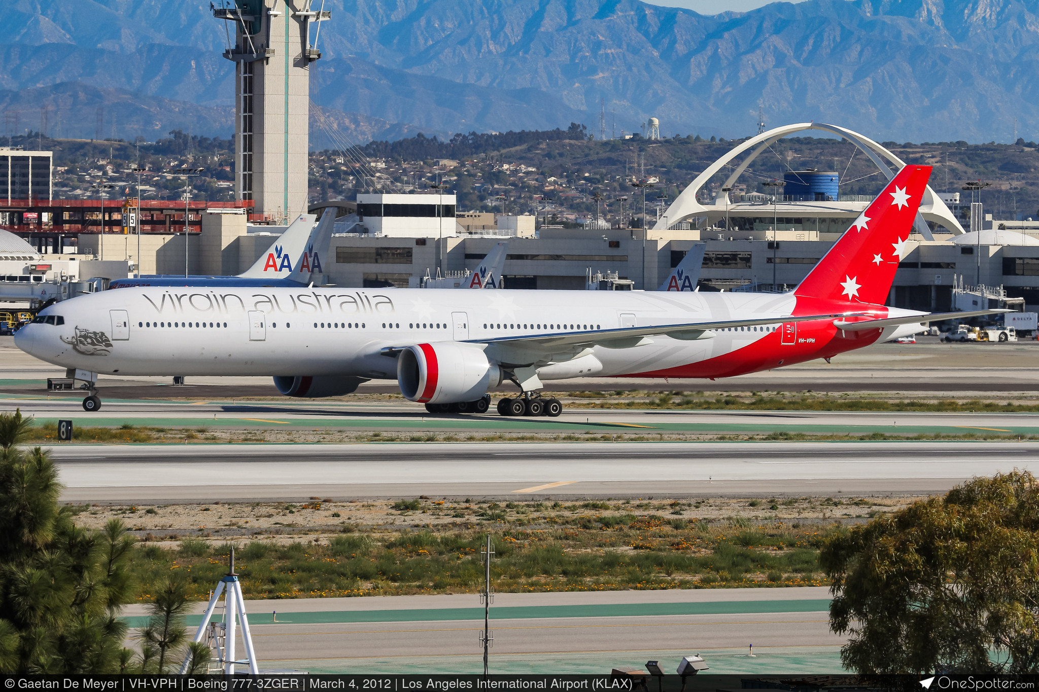 A7-BOG Qatar Airways Boeing 777-3ZGER, MSN 37943 | OneSpotter.com