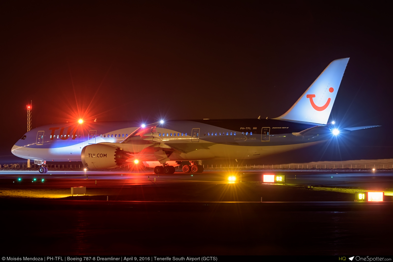 プードル PH-TFL TUI fly Netherlands Boeing 787-8 Dreamliner, MSN 37228