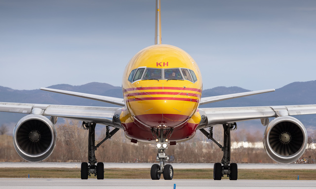 OE-LNC DHL Air Austria Boeing 757-28A(PCF), MSN 26275