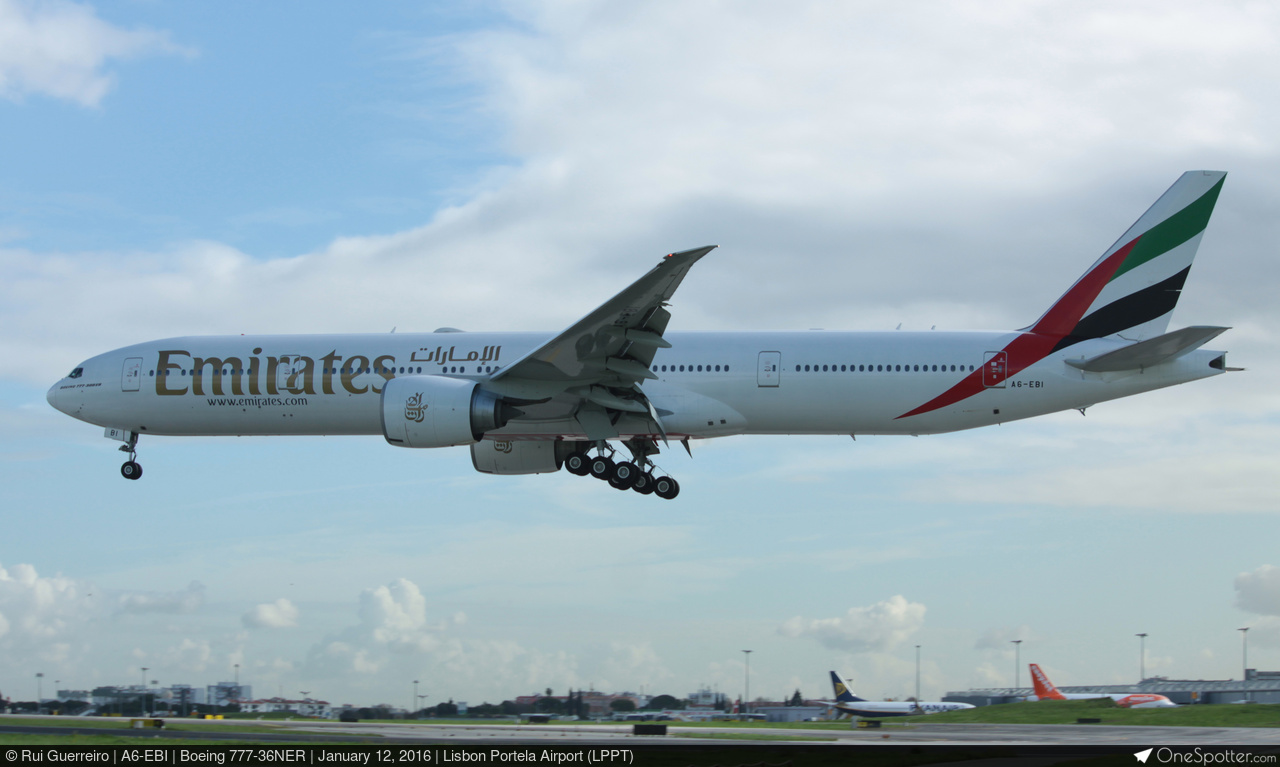 N779CK - Kalitta Air Boeing 777-36NER, MSN 32785 | OneSpotter.com