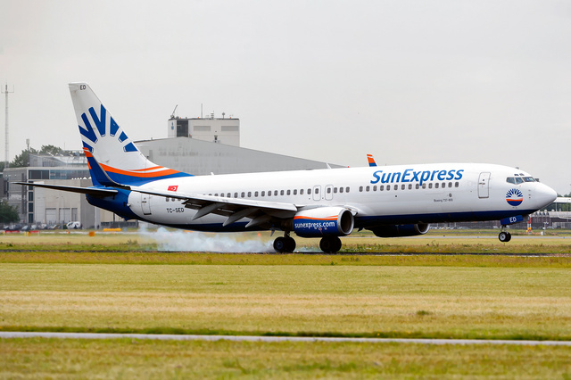 パンt 6281Bq3VZk9wKO9oMr4.jpg