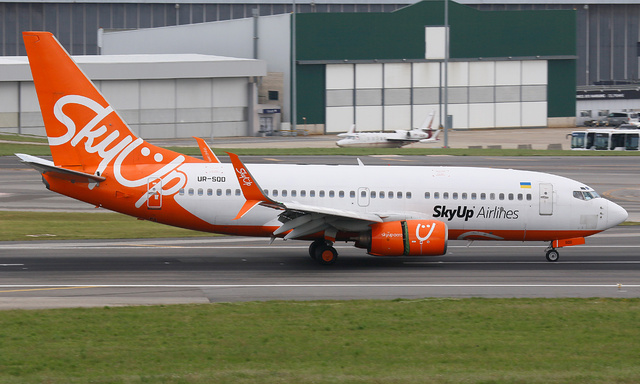 UR-SQD SkyUp Airlines Boeing 737-73V(WL), MSN 32413