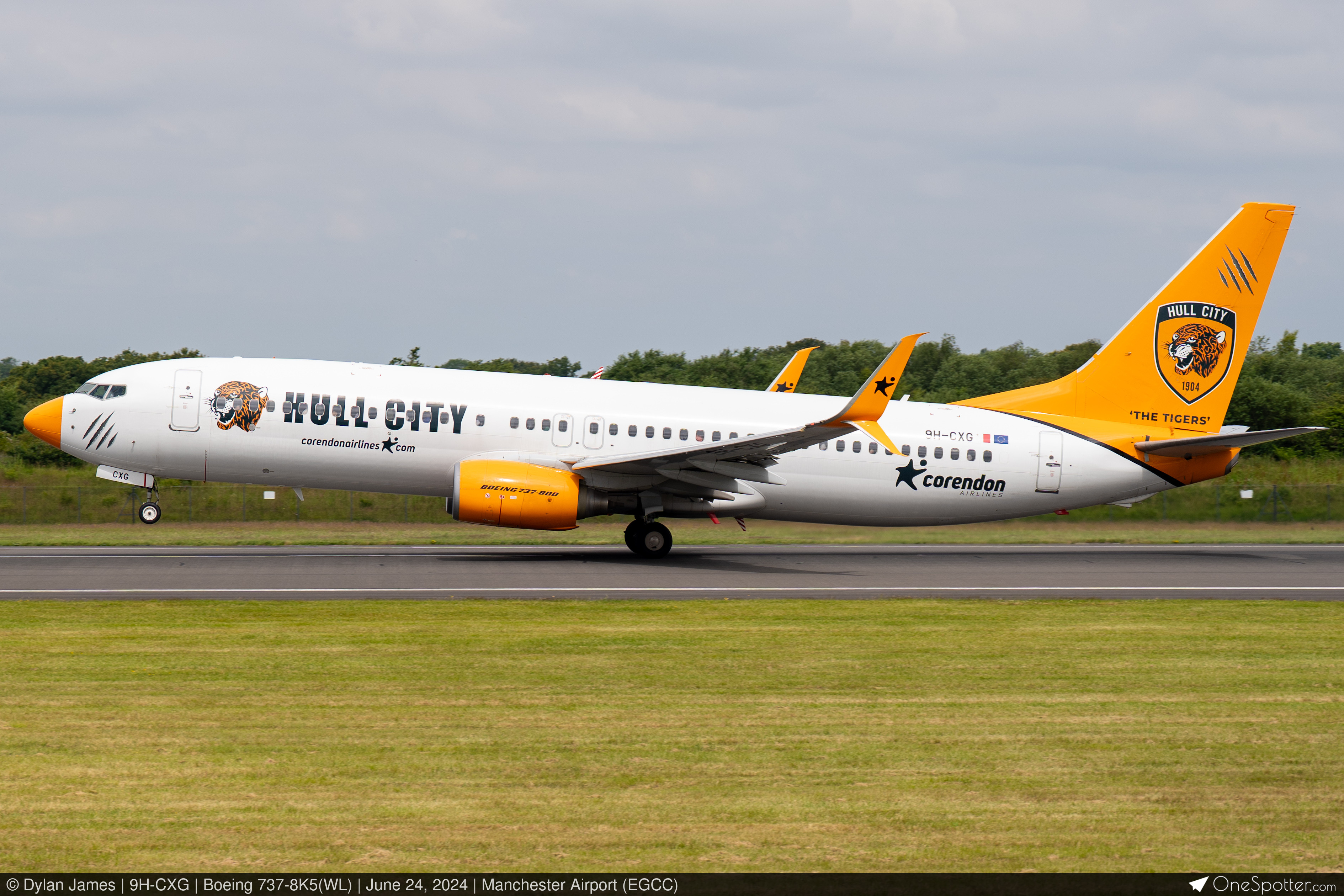 【737】 Boeing 737-86J Hillary Clinton N881XA - AirTeamImages.com
