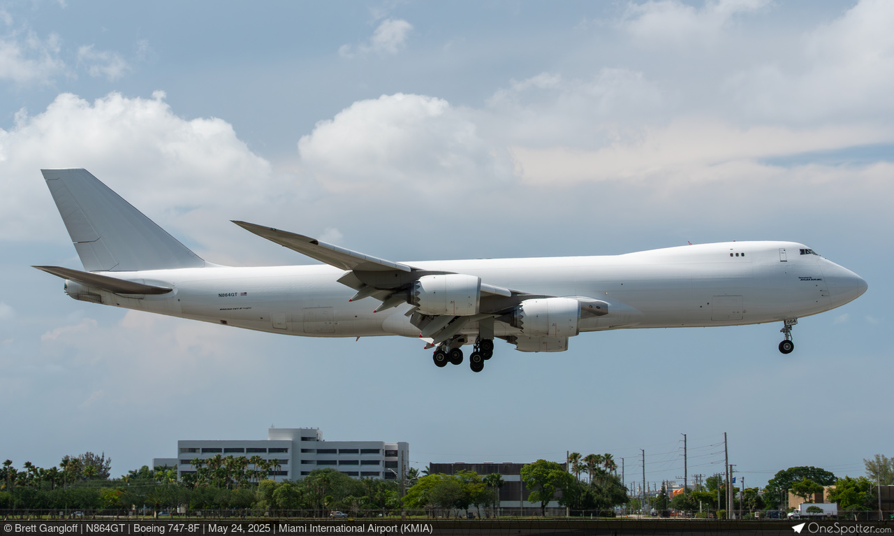 N864GT Atlas Air Boeing 747-83QF, MSN 60117 | OneSpotter.com
