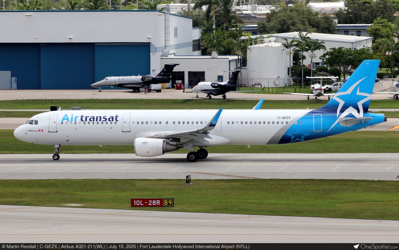 C-GEZX - Air Transat Airbus A321-211(WL), MSN 7237 | OneSpotter.com