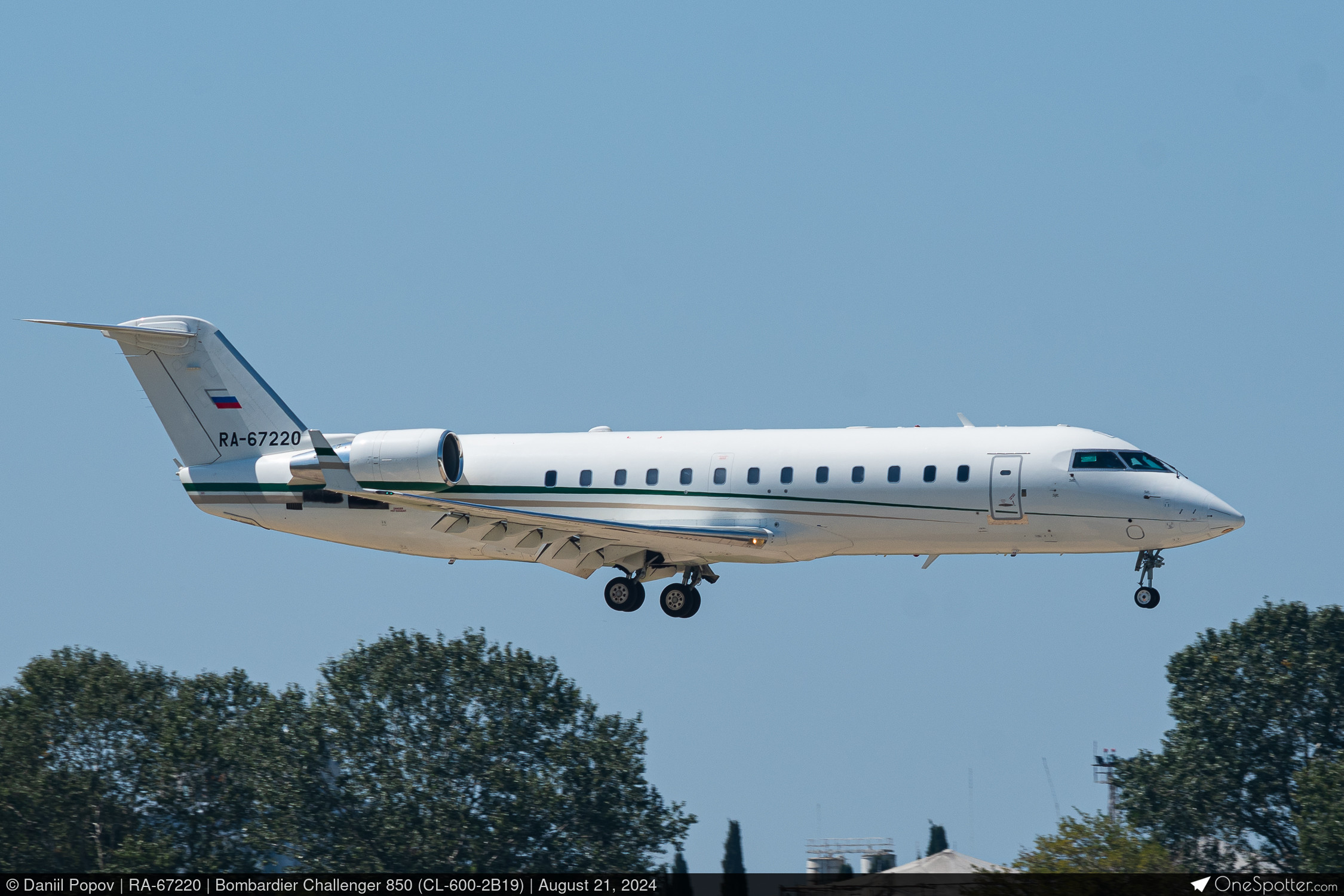 RA-67220 - Jet Express (Rus) Bombardier Challenger 850 (CL-600