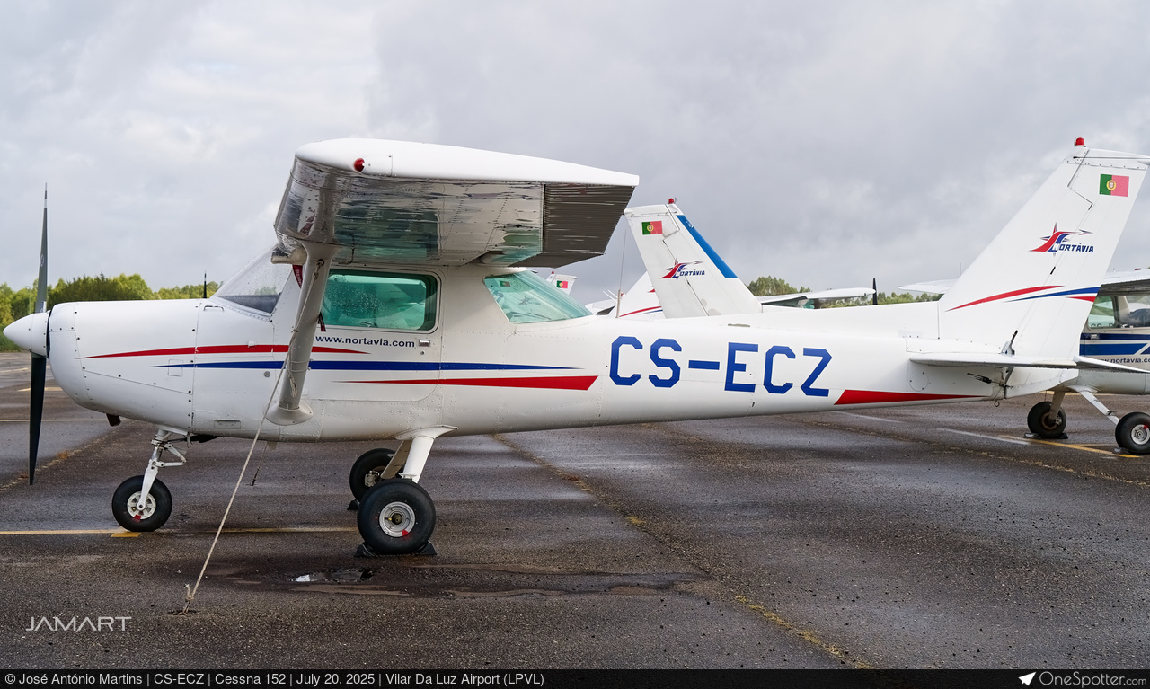 Cessna 152 | OneSpotter.com