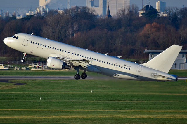 20日22時迄 【358】Zg Ea Ln Lv TT Pm At Bl LZ-LAJ - European Air Charter Airbus A320-214, MSN 2764