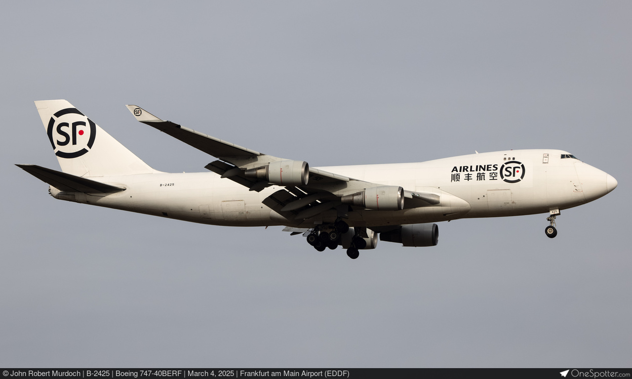 B-2425 SF Airlines Boeing 747-40BERF, MSN 35207 | OneSpotter.com