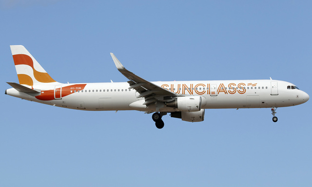 1/400　A321-211WL　サンクラス航空　 OY-TCF　デンマーク 1/400 A321-211WL サンクラス航空 OY-TCF デンマーク - メルカリ